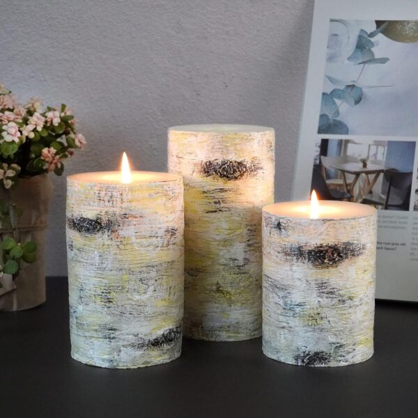 Ribbed pillar scented candle